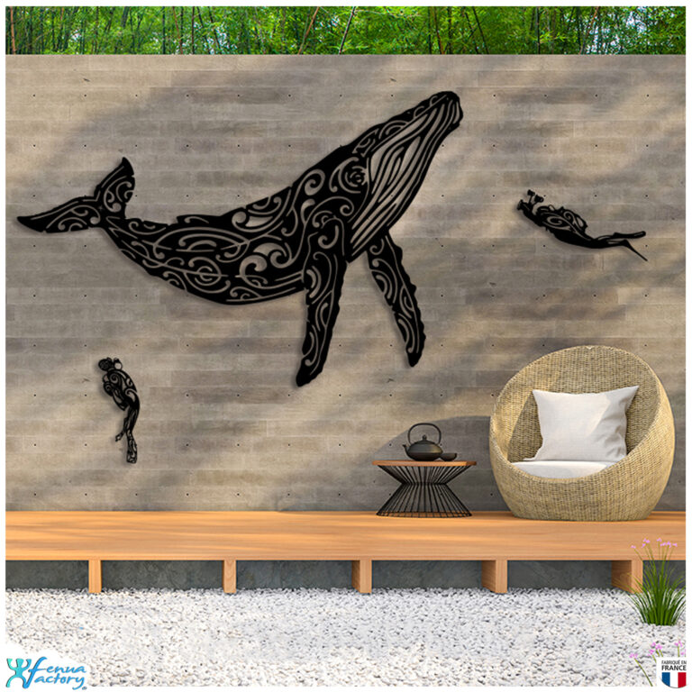 baleine et plongeurs 768x768