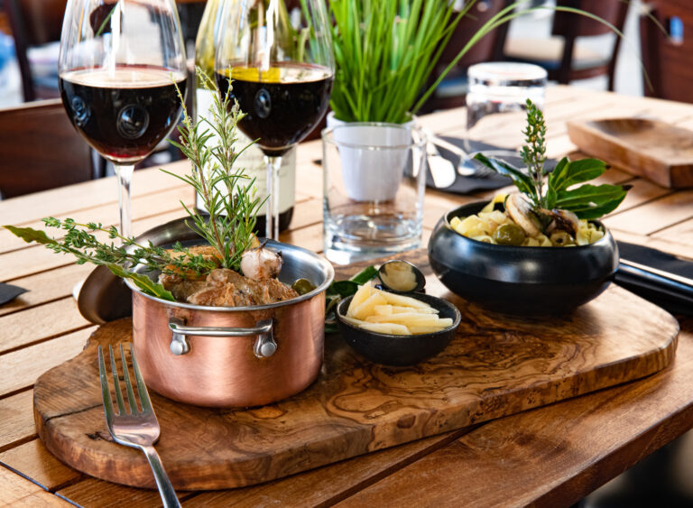 C1958B33 3E75 4DBA B542 294B46F3932F 768x563