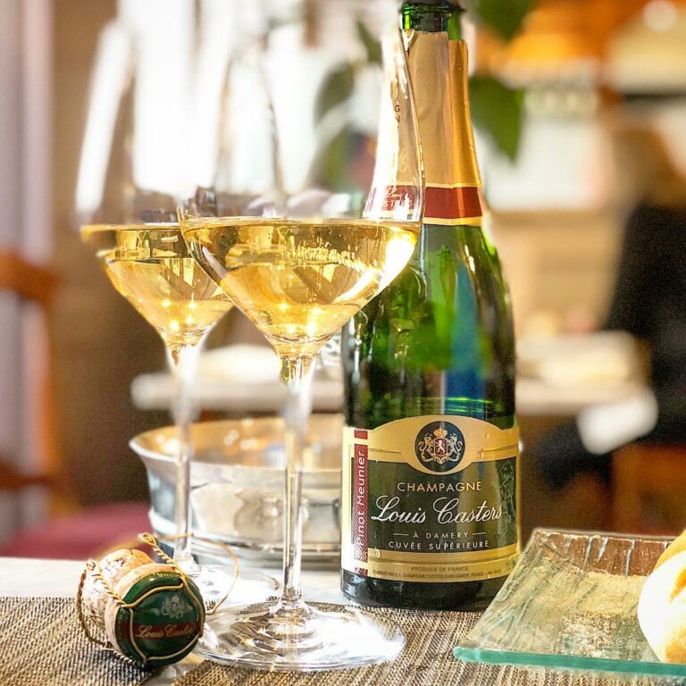 27894316 2055027851447058 246827445469052928 n 768x768